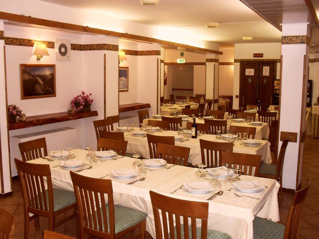 Hotel De La Telecabine Courmayeur Eksteriør bilde