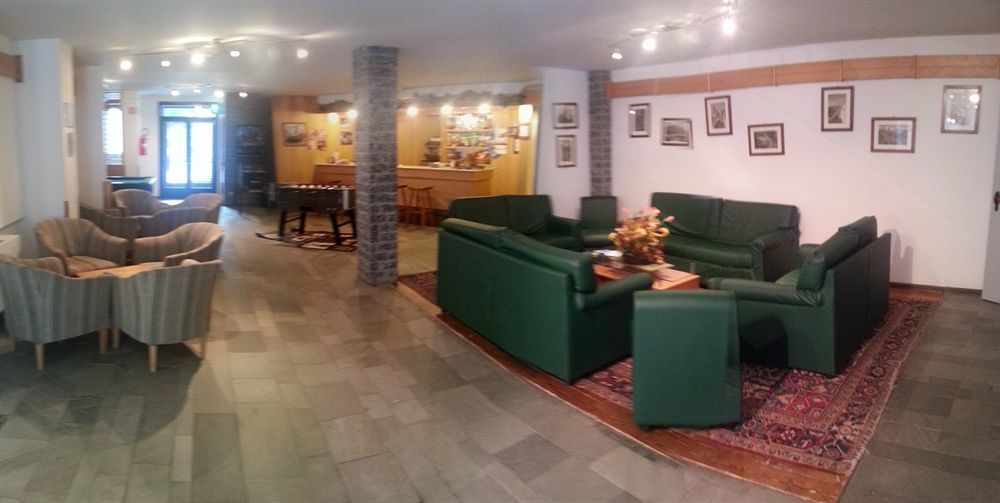 Hotel De La Telecabine Courmayeur Eksteriør bilde